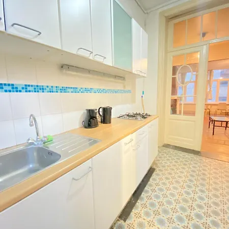 Apartment In The Heart Of *